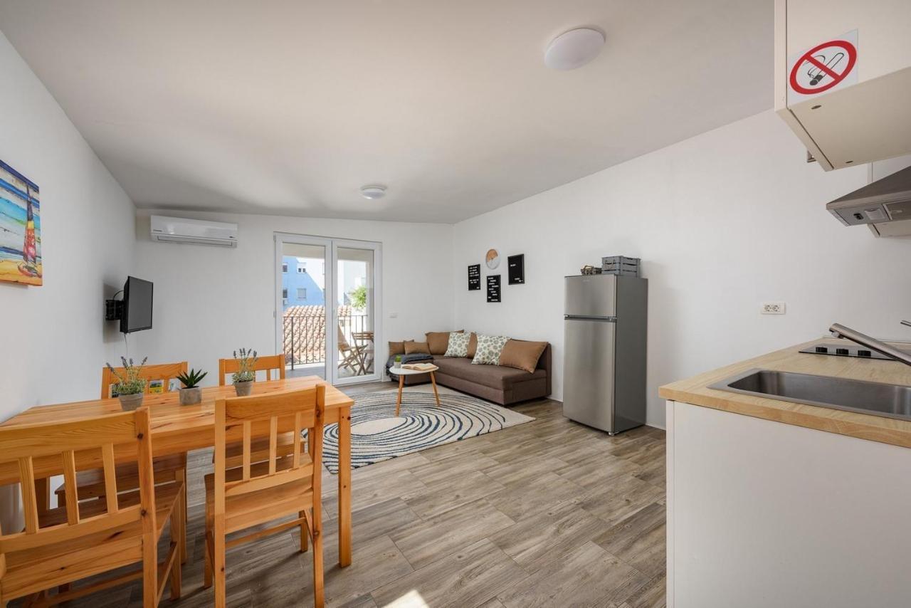 Center House With * Umag