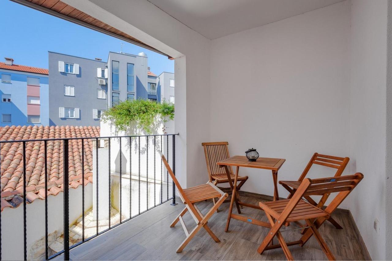 Center House With Apartment *