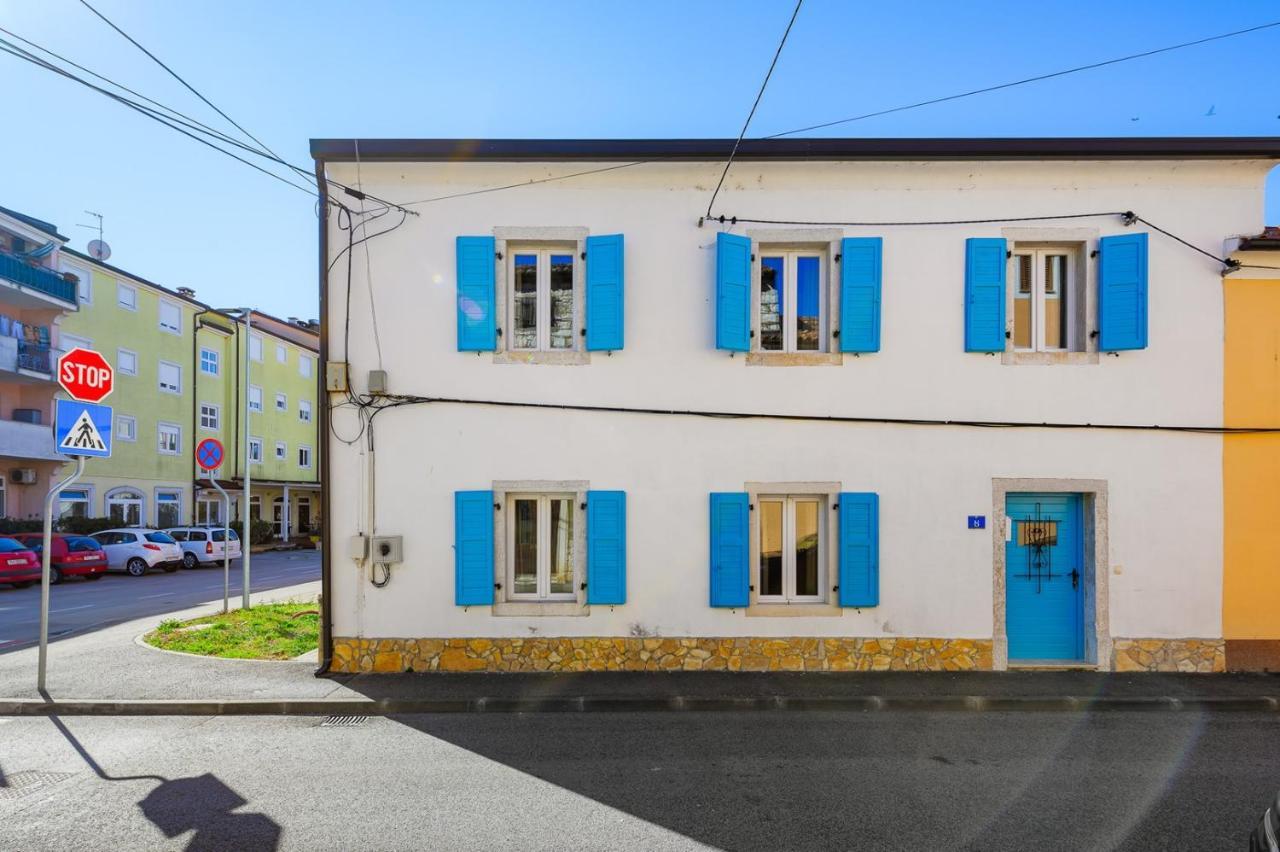 Apartment Center House With *
