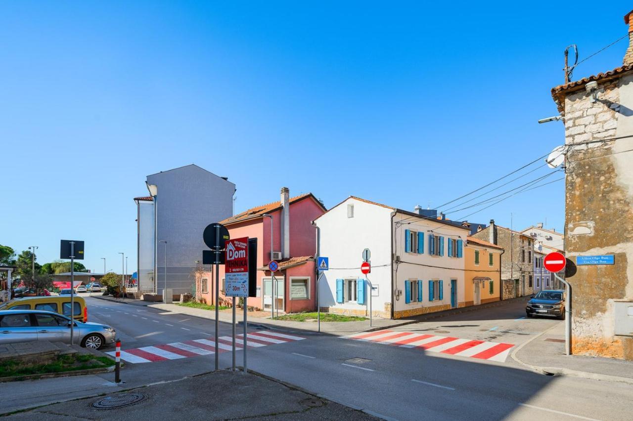 Center House With Umag